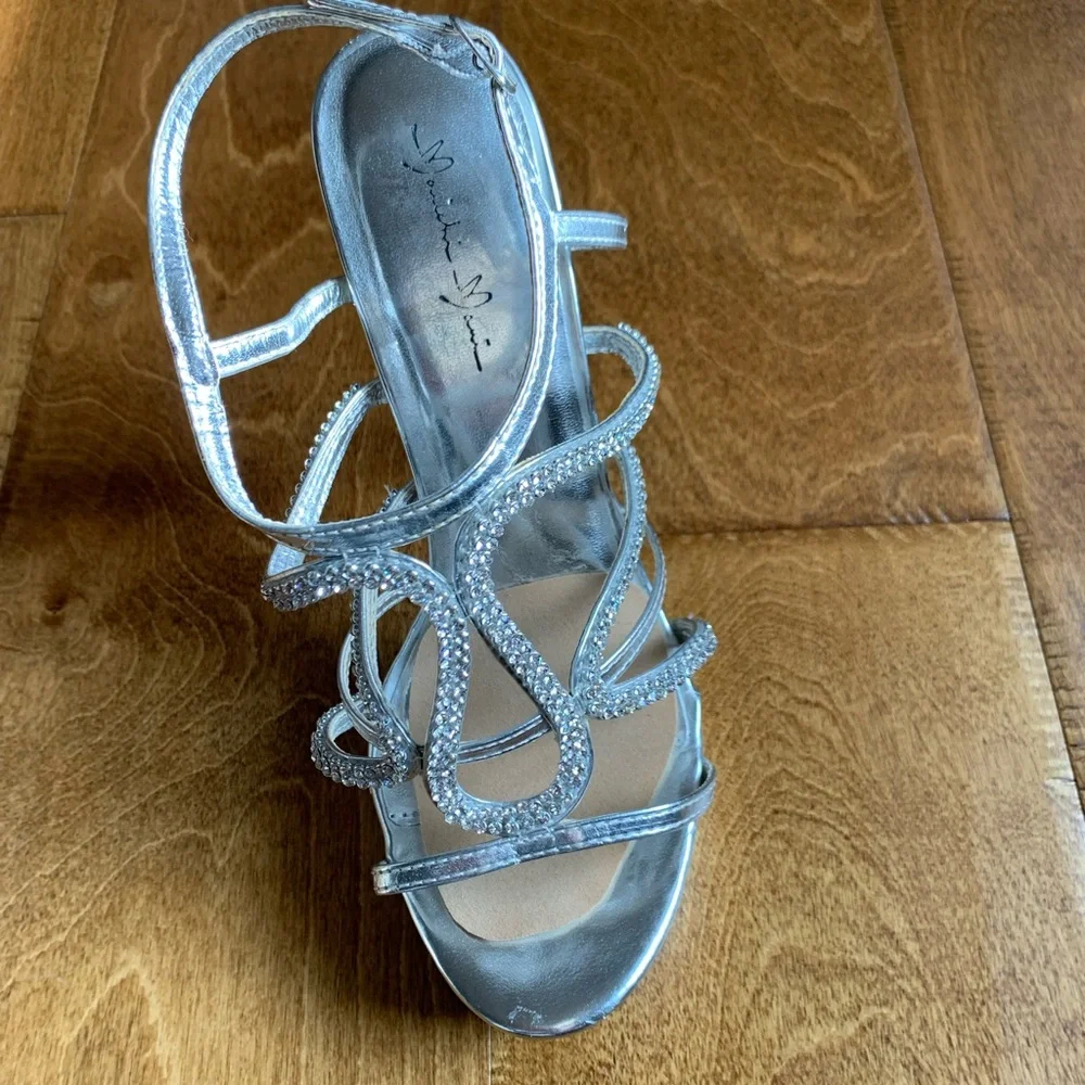 Silver high heels - Picture 2 of 3